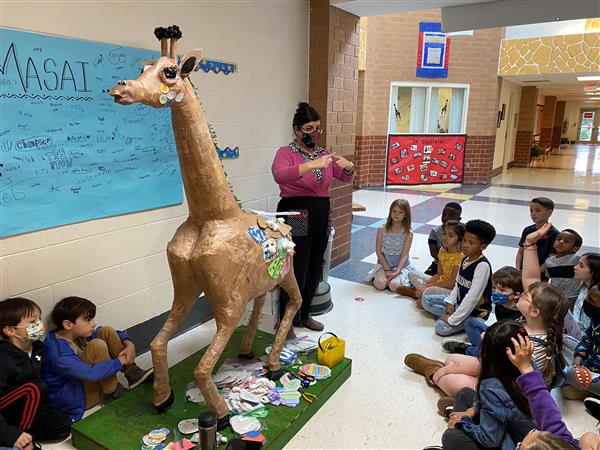 Receycled giraffe art